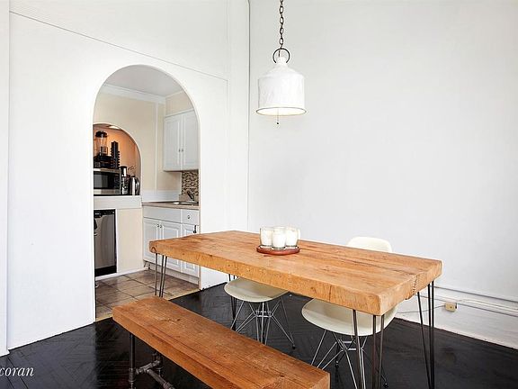 4th image of 13 Gramercy Park S APT 5F