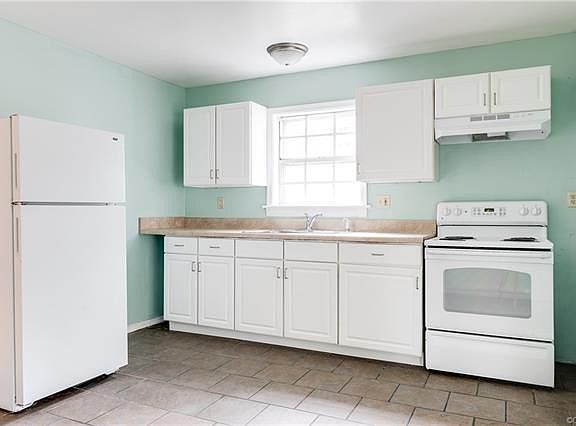 3rd image of 206 Carlstone Dr