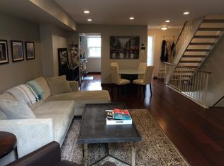 14 Hamilton Cir, Philadelphia, PA 19130