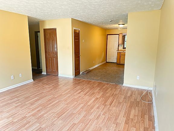 2nd image of 384 Coates Rd #1