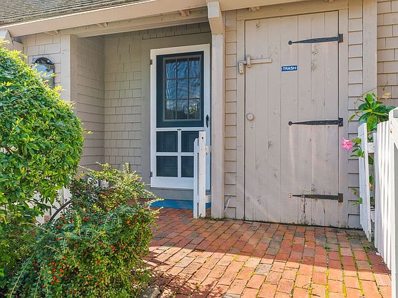 5th image of 20 Hyannis Point Rd