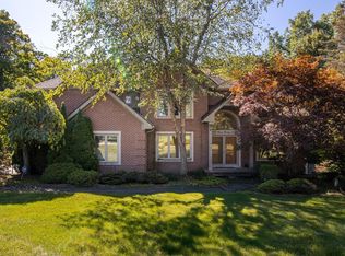 1057 Blue Ridge Cir, Clarkston, MI 48348