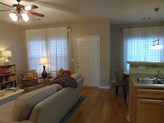 Living/Dining Rm, Front Dr