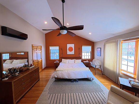5th image of 40 Walnut St #1
