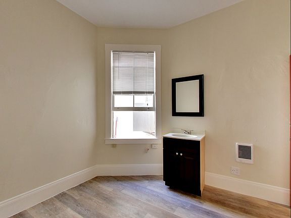 2nd image of 124 Waverly Pl APT 206