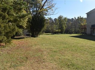2 Forrest Rd #B, Poquoson, VA 23662