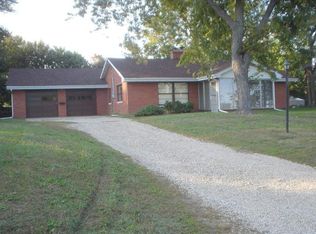 13211 N Caroline St, Chillicothe, IL 61523
