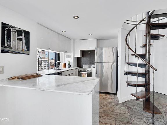 4th image of 111 4th Ave APT 10C