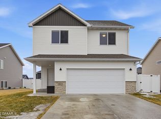 3851 19th St S, Moorhead, MN 56560