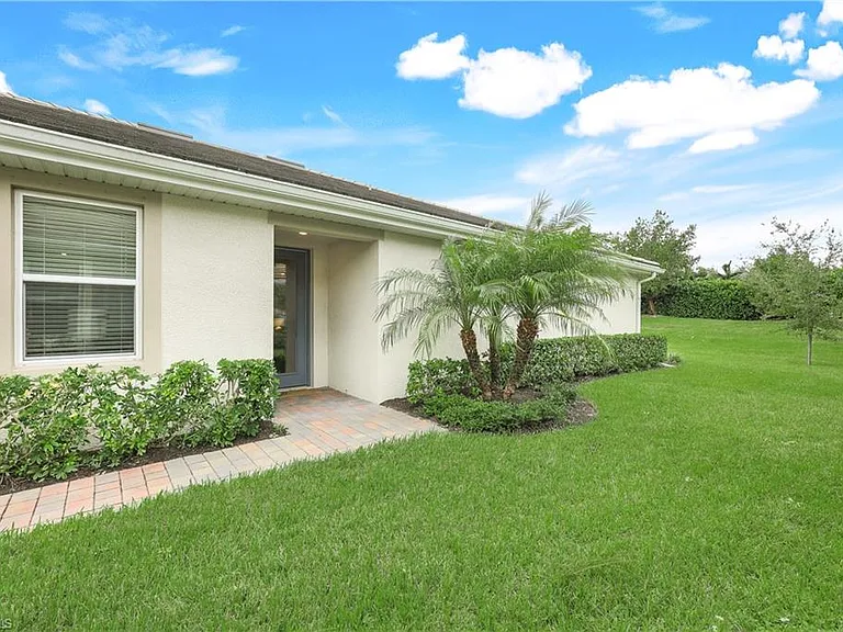 14551 Edgewater Cir — Photo 2