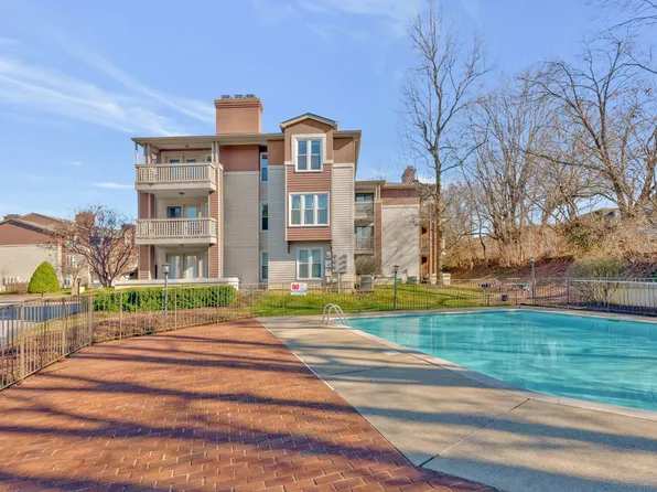 210 Hillsboro Pl, Nashville, TN 37215