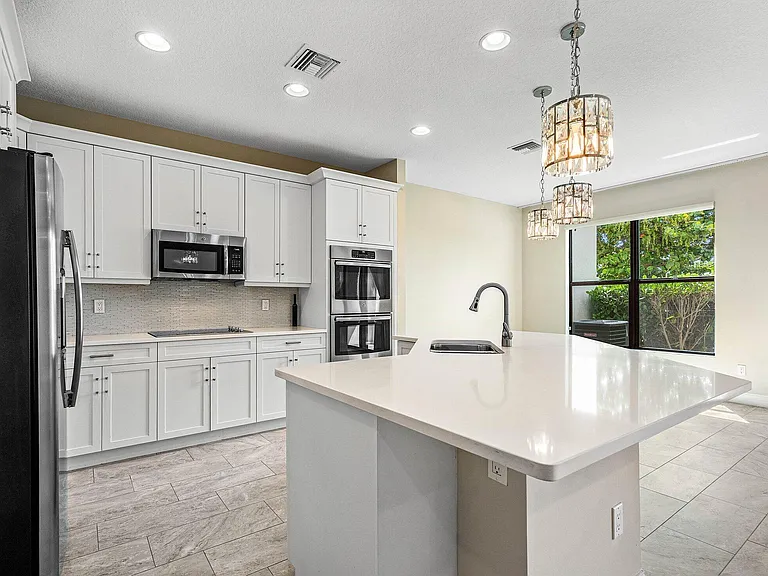 10210 Akenside Dr — Photo 8