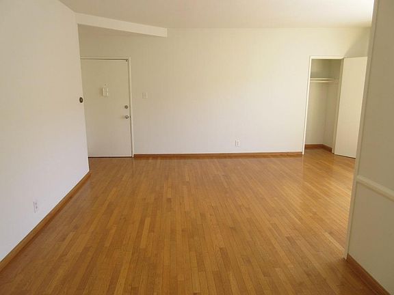 4th image of 423 S Maple Dr APT 5