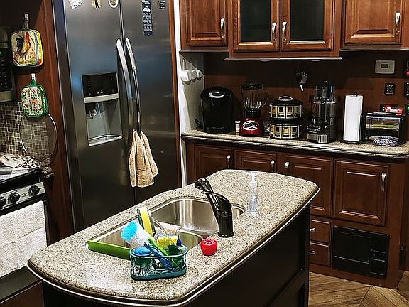 4th image of 354 Vista Cir #103
