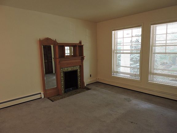 3rd image of 1331 N Franklin St APT E