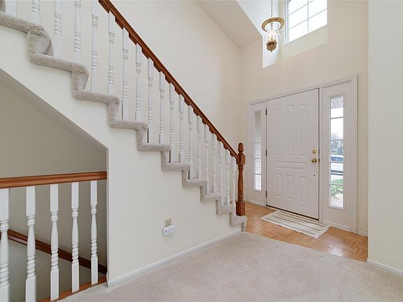 3rd image of 16700 Stone Creek Ct