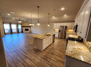7221 Prestwick Ter, Benbrook, TX 76126