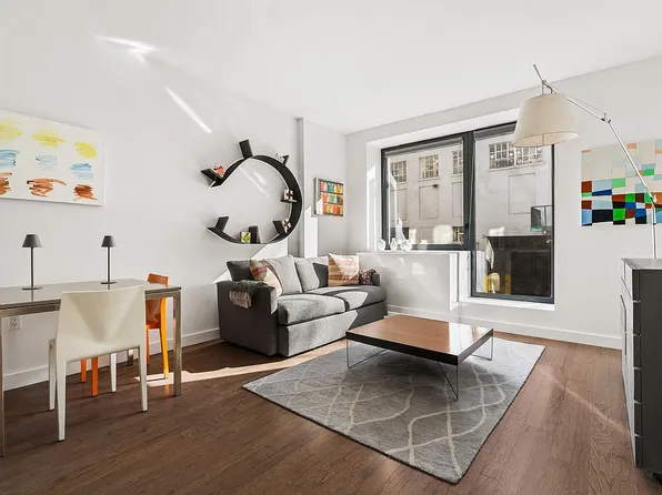 34-32 35th St #2D, Astoria, NY 11106