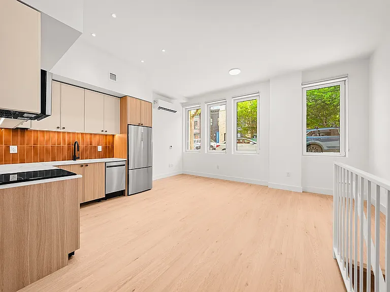 733 Lincoln Pl #1106 — Photo 3