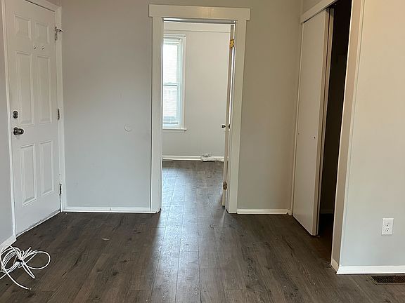 5th image of 1915 Lancaster Ave Floor 1
