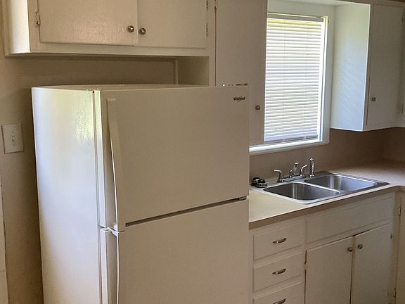 5th image of 318 Taylor St