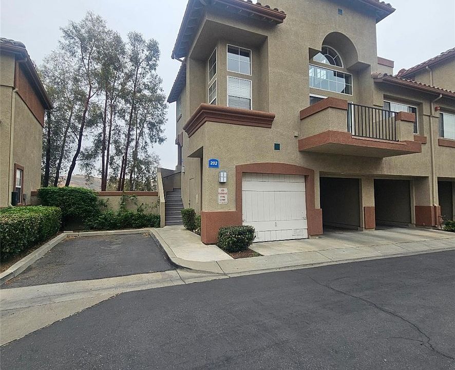 1st image of 2930 Via Milano Rd