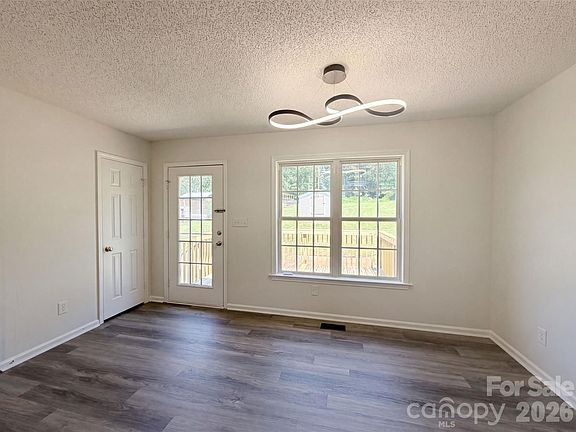 3rd image of 1011 Meagan Ct