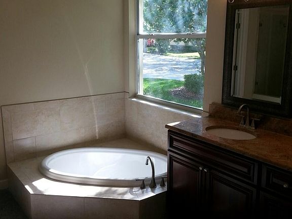 4th image of 9337 Deer Creek Dr