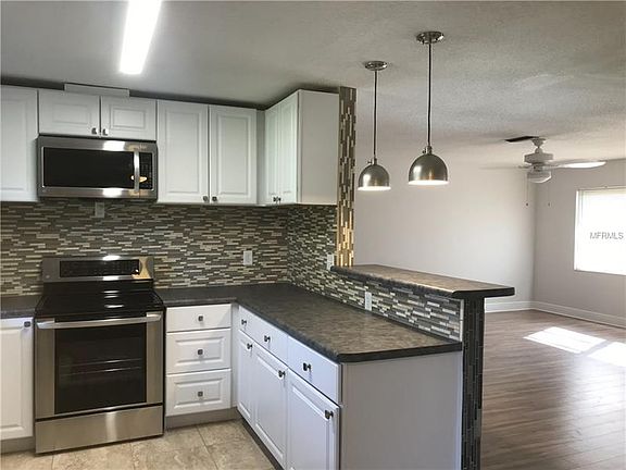 3rd image of 1760 SE Pear Dr