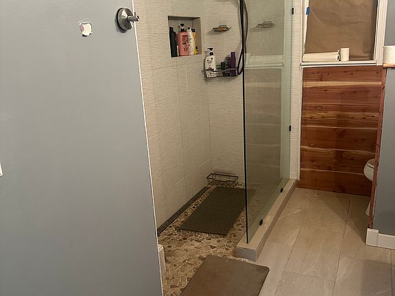 5th image of 1042 N Lane Dr