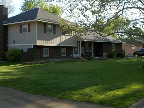 913 E 32nd Ave, Hutchinson, KS 67502