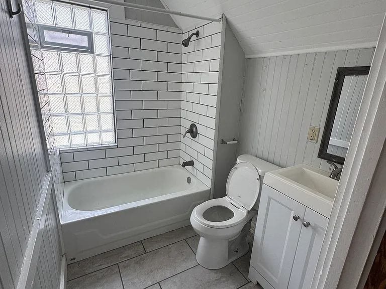 274 Rutgers St #UP — Photo 3