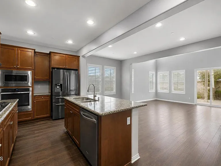 197 Pelican Pointe Ct — Photo 10