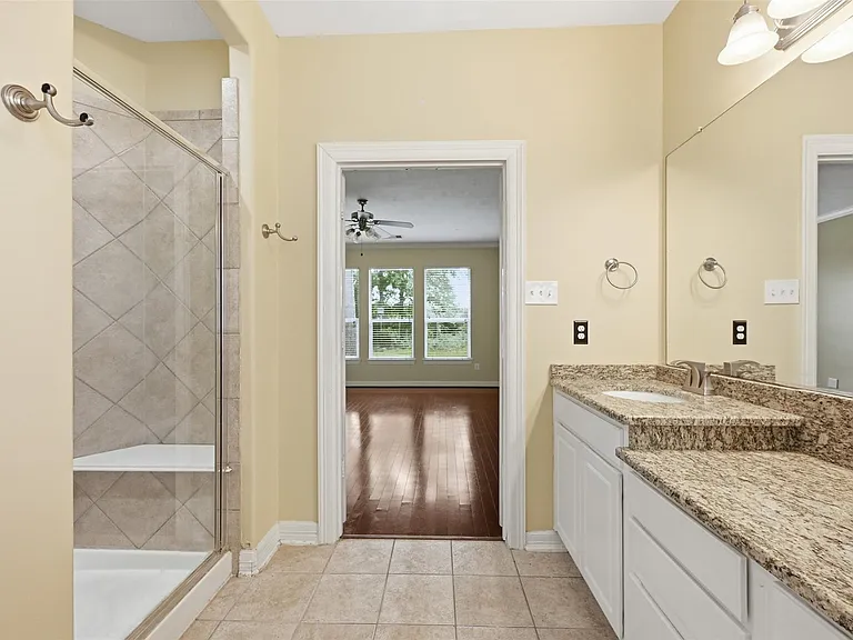 25203 Oak Villa Dr — Photo 27