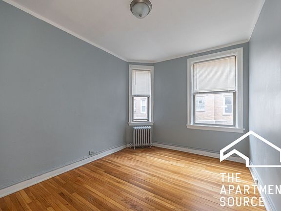 3rd image of 1362 W Estes Ave #1H