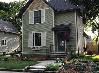 1015 S 3rd St, St Charles, IL 60174