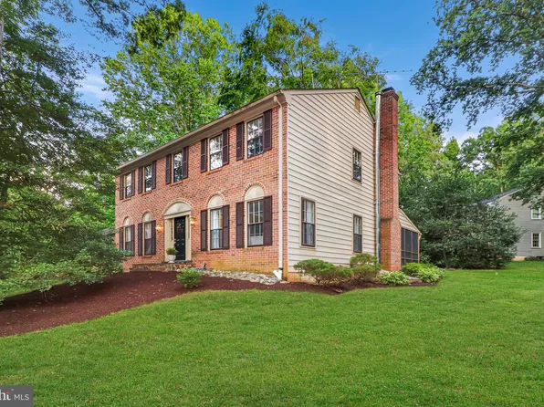 11017 Highridge St, Fairfax Station, VA 22039