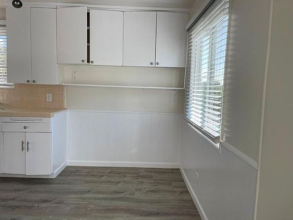 5th image of 1615 Curtis Ave