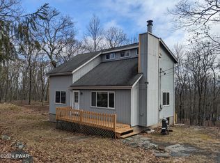 116 Hillcrest Dr, Dingmans Ferry, PA 18328