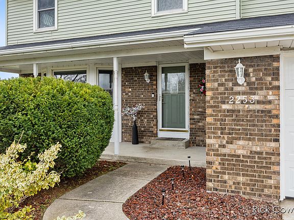 4th image of 2253 Fawnwood Dr SE