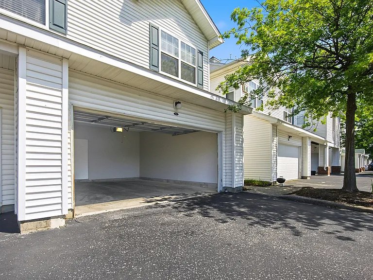 Colts Run-60 -Belmont apartment 603