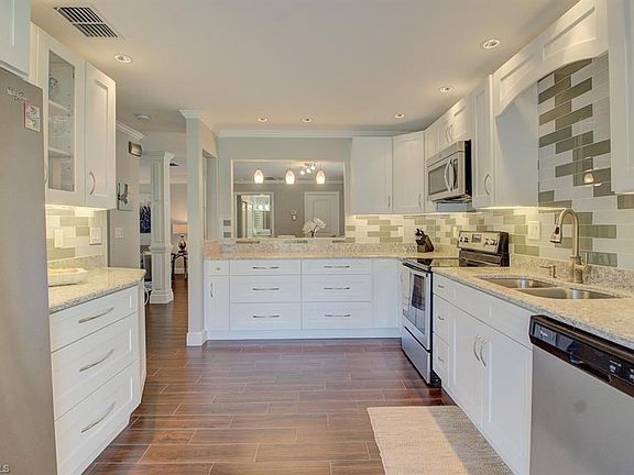 5th image of 9646 Halyards Ct APT 11