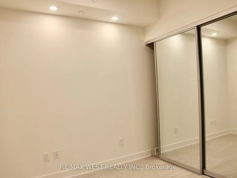 15 Mercer St #2504 — Photo 18