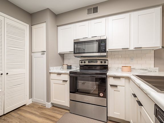 2nd image of 6200 Eubank Blvd NE #2B-2Ba-1027Sqft