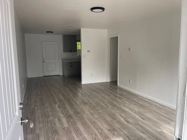 721 Oak St Downtown Stockton — Photo 5