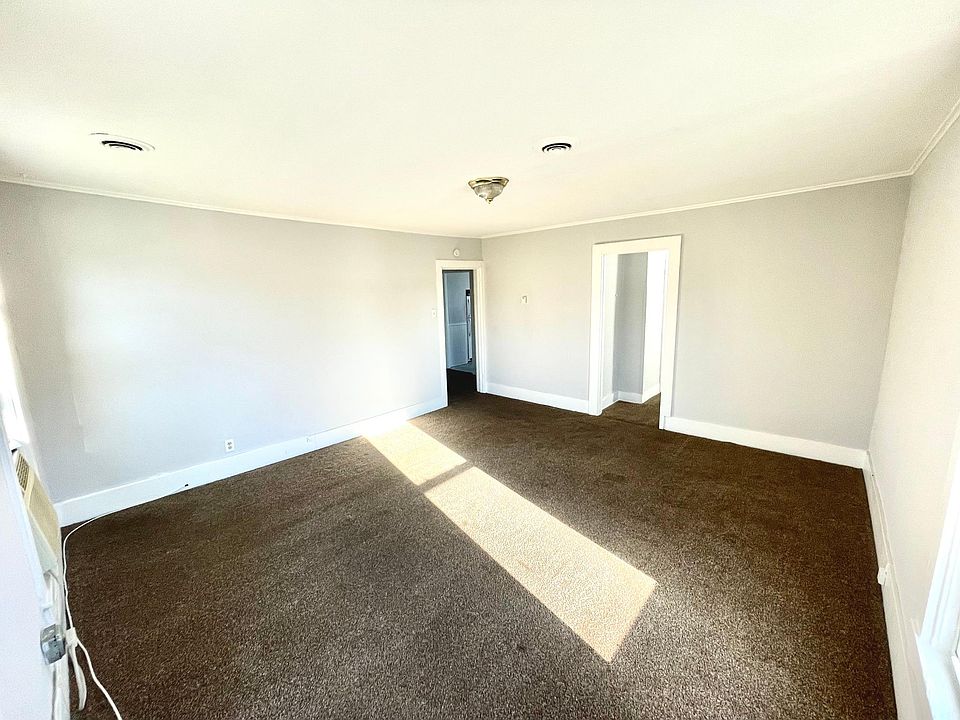 1st image of 420 N Hickory St APT 2