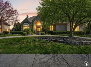 4592 Forestview Dr, West Bloomfield, MI 48322