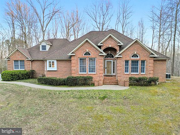 2nd image of 590 Chippingwood Dr
