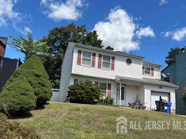 59 E New St, Sewaren, NJ 07077