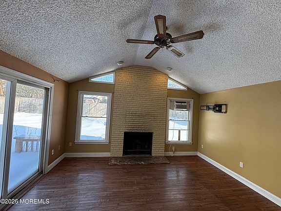 5th image of 18 Plymouth Drive